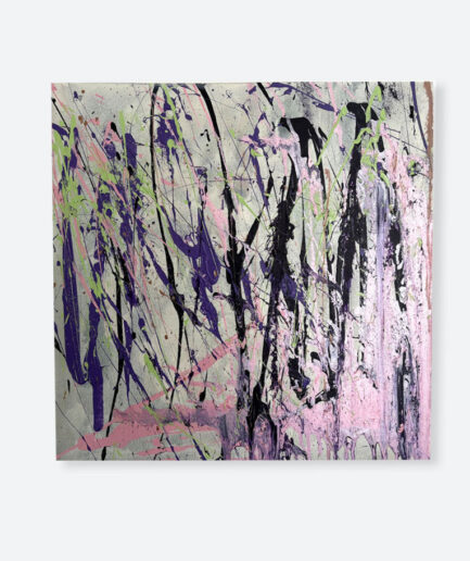 Obra abstracta contemporánea “Jirafas Androides” con trazos expresionistas en tonos púrpura, negro, rosa y verde sobre lienzo.